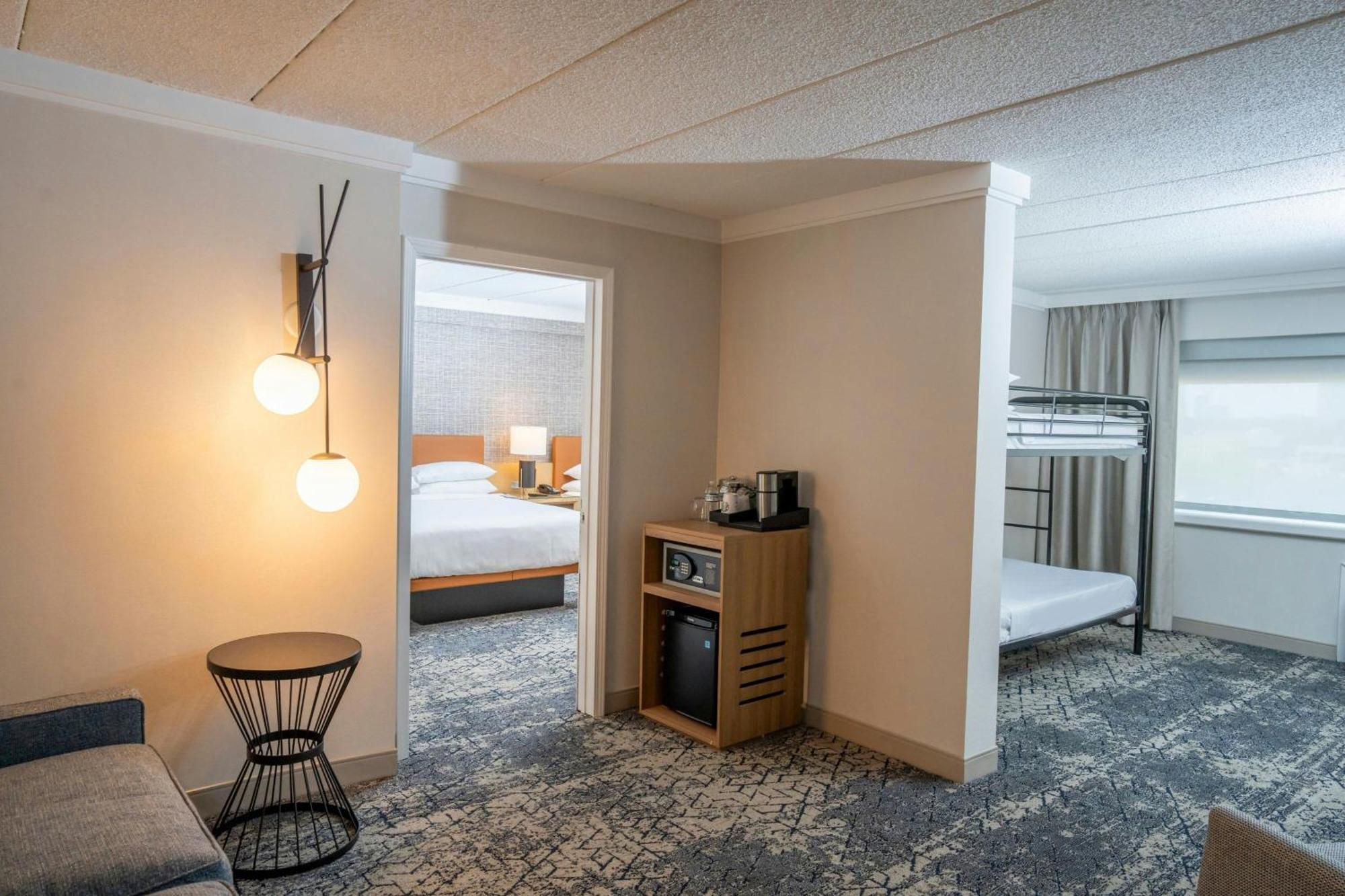 Suite, 1 King bunk or 2 Queen, Sofa bed